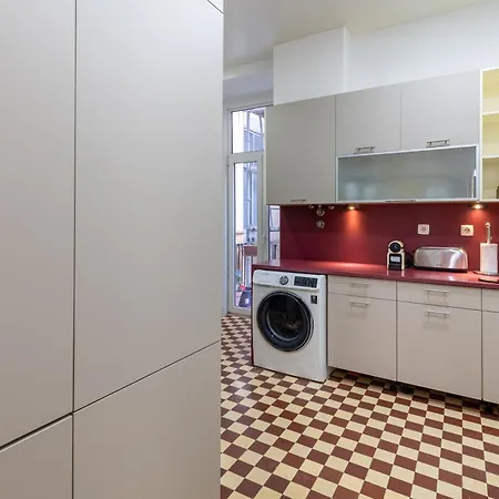 Elegant 2-bedroom In Lisboa