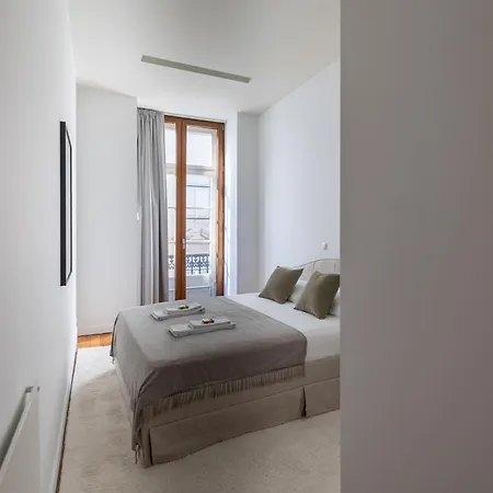 Elegant 2-bedroom In Apartament Lizbona