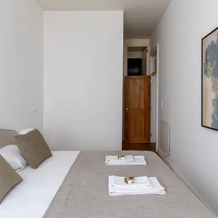 Elegant 2-bedroom In Lizbona