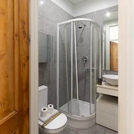 Elegant 2-bedroom In *