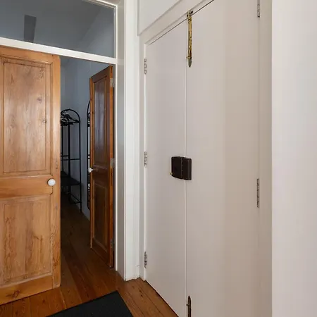 Elegant 2-bedroom In *