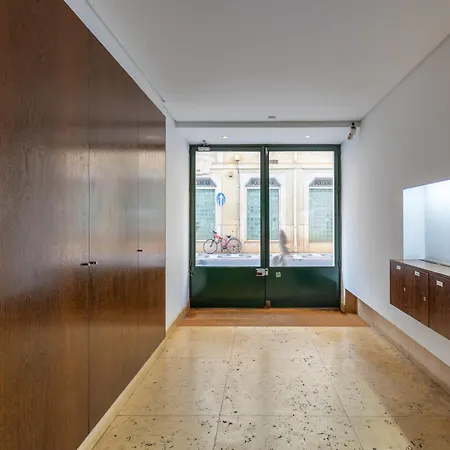 Elegant 2-bedroom In *